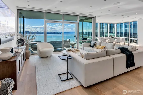 $4,000,000 | 715 2nd Avenue, Unit 1702, Seattle, WA 98104