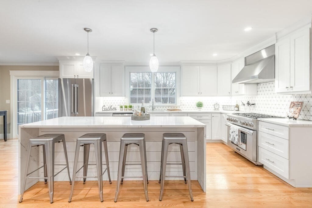 19 Windsor Road Westwood, MA 02090 - Photo 7 of 31 Gallery Image 7