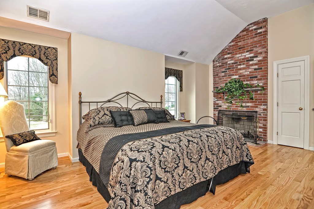 7 Woodcrest Road Westborough, MA 01581 - Photo 20 of 30 Gallery Image 20