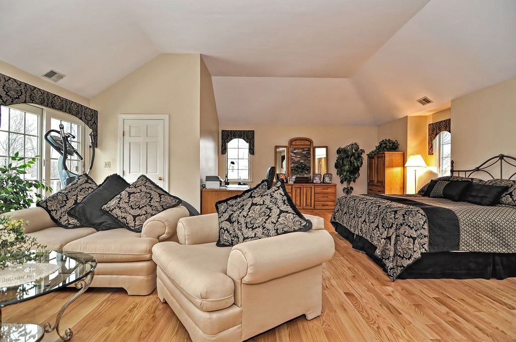 7 Woodcrest Road Westborough, MA 01581 - Photo 21 of 30 Gallery Image 21