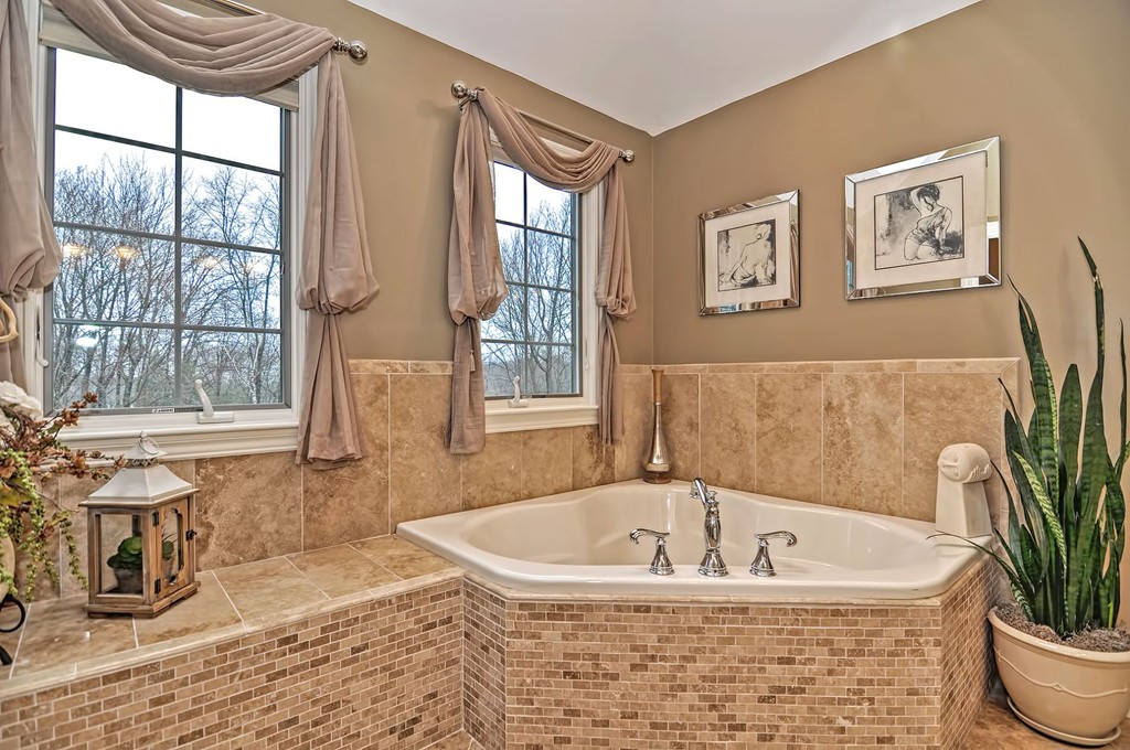 7 Woodcrest Road Westborough, MA 01581 - Photo 23 of 30 Gallery Image 23