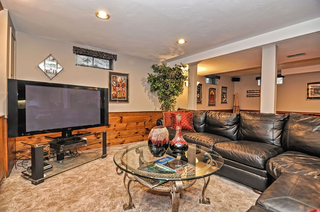 7 Woodcrest Road Westborough, MA 01581 - Photo 27 of 30 Gallery Image 27
