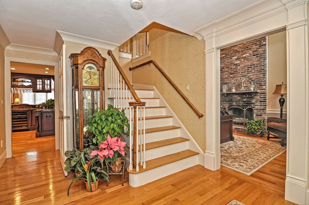 7 Woodcrest Road Westborough, MA 01581 - Photo 5 of 30 Gallery Image 5