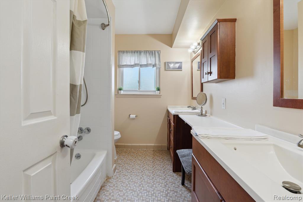 12960 Common Road Warren, MI 48088 - Photo 10 of 33