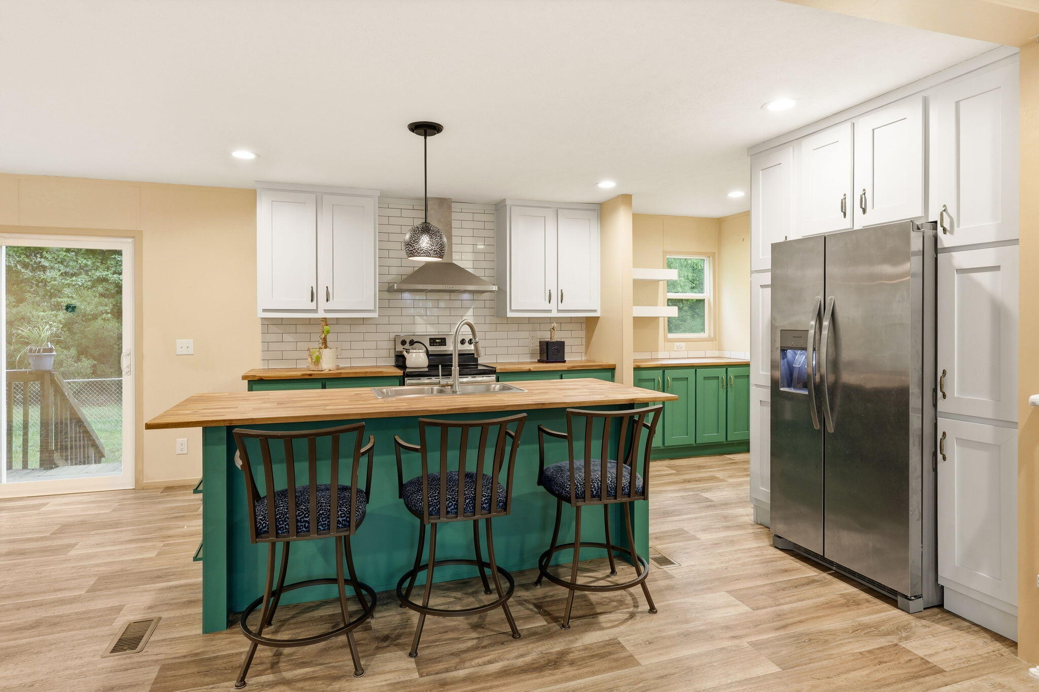 128 Kozy Corner Road Moncks Corner, SC 29461 - Photo 6 of 38 7-web-or-mls-470A4374-Edited