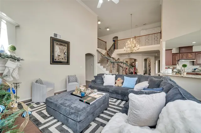 $550,000 | 2812 Pinnacle Drive, Burleson, TX 76028