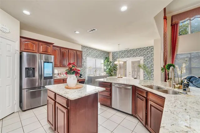 $550,000 | 2812 Pinnacle Drive, Burleson, TX 76028