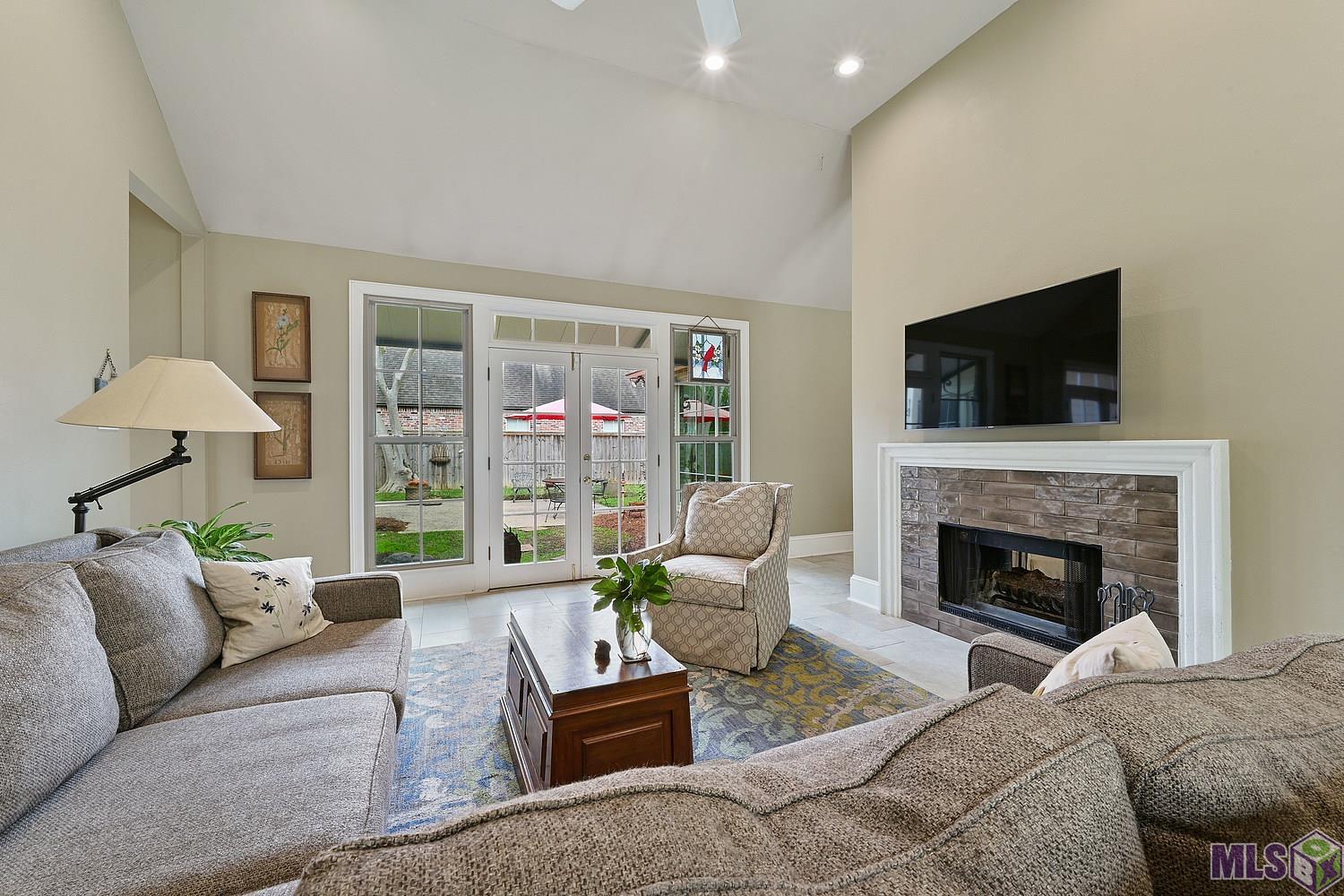 13347 North Plantation Ridge Court Baton Rouge, LA 70810 - Photo 3 of 19 Gallery Image 3