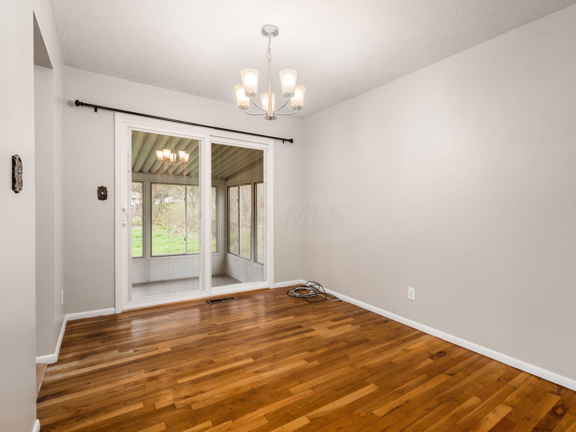 1591 Fall Brook Road Columbus, OH 43223 - Photo 6 of 32 Dining Room