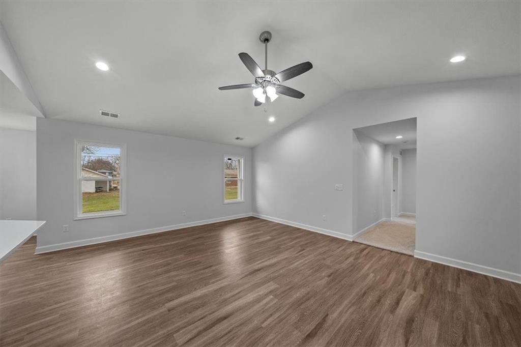 305 South Jefferson Street Spring Hill, KS 66083 - Photo 4 of 29