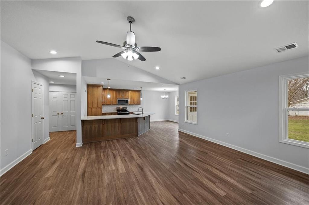 305 South Jefferson Street Spring Hill, KS 66083 - Photo 5 of 29