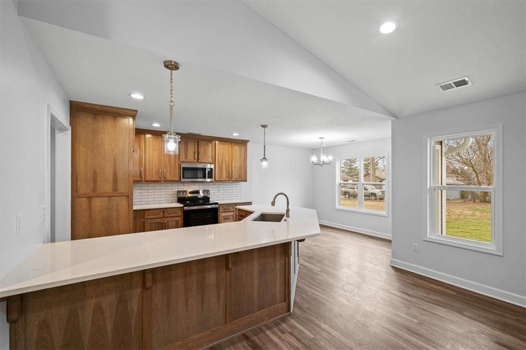 305 South Jefferson Street Spring Hill, KS 66083 - Photo 8 of 29