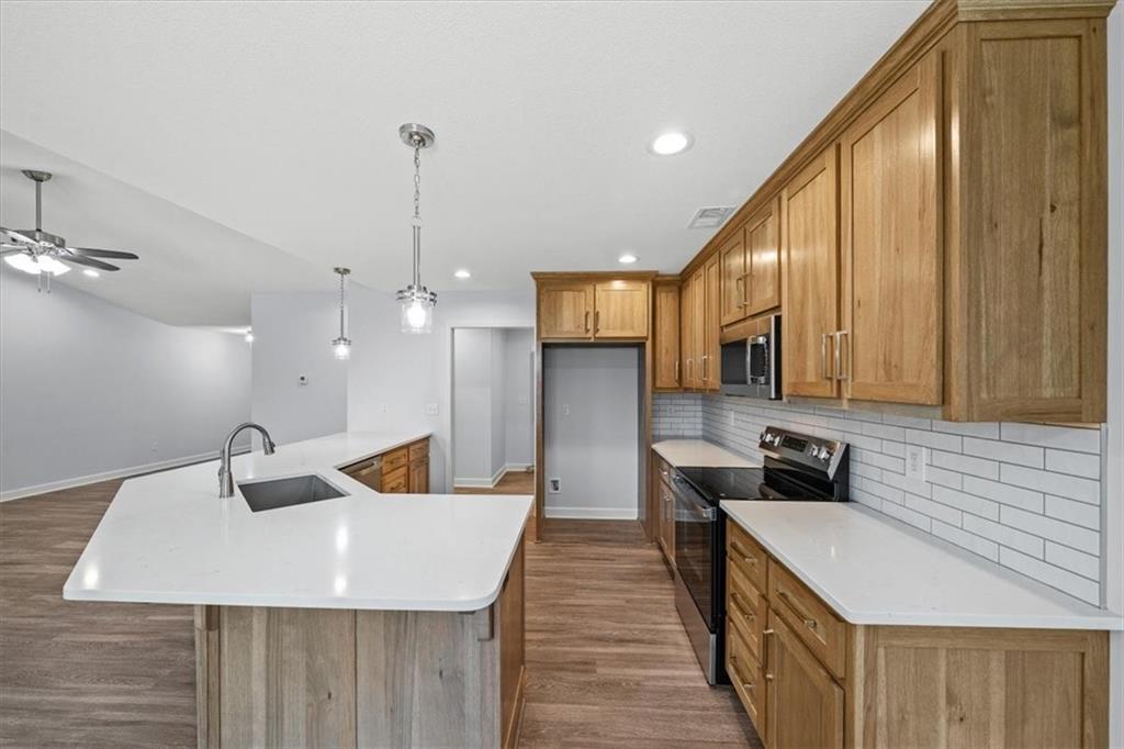 305 South Jefferson Street Spring Hill, KS 66083 - Photo 10 of 29