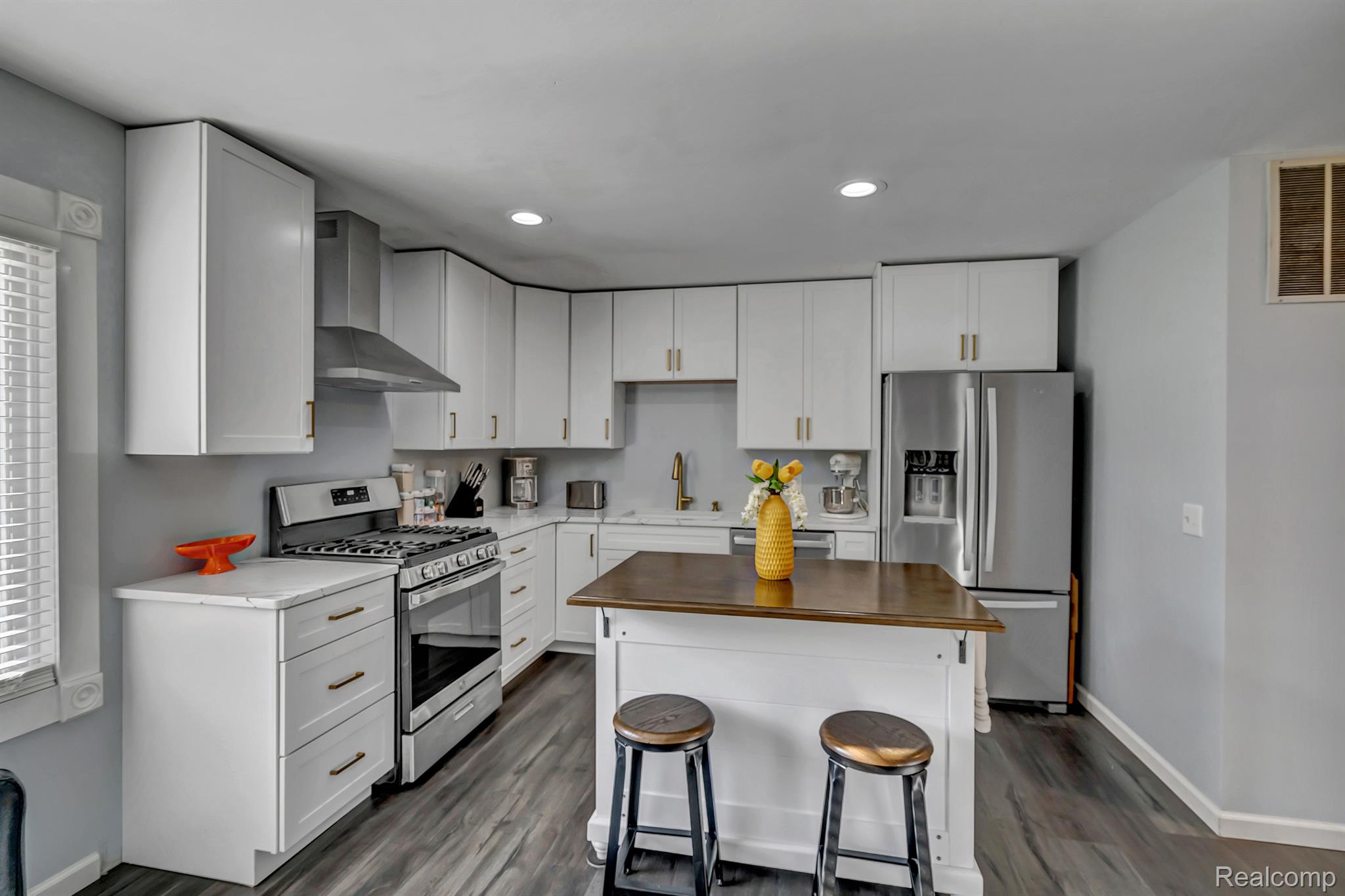 Brand new custom kitchen