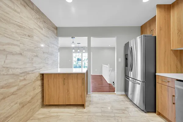 $2,950 | 40 Cottonwood Street, Jersey City, NJ 07305