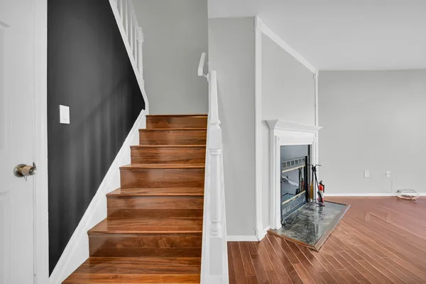 $2,950 | 40 Cottonwood Street, Jersey City, NJ 07305