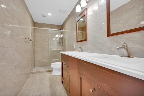 $2,950 | 40 Cottonwood Street, Jersey City, NJ 07305