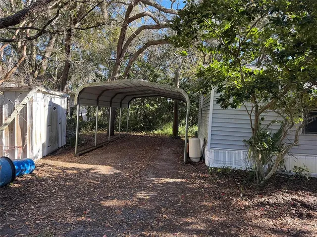 a view of a yard with a sink and a yard