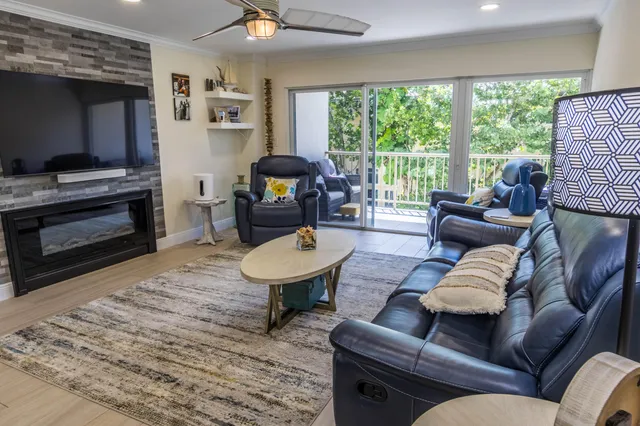 $585,000 | 1021 Hillsboro Mile, Unit 203, Hillsboro Beach, FL 33062