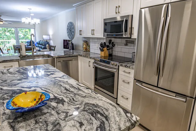 $585,000 | 1021 Hillsboro Mile, Unit 203, Hillsboro Beach, FL 33062