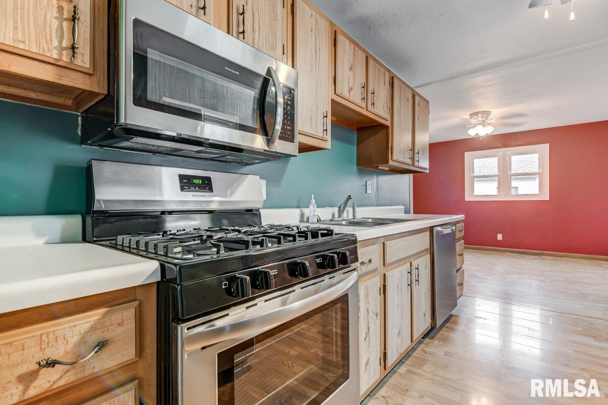 1652 North 21st Street Springfield, IL 62702 - Photo 7 of 35 Gallery Image 7