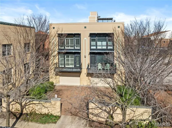 $475,000 | 4445 Olive Street, St. Louis, MO 63108