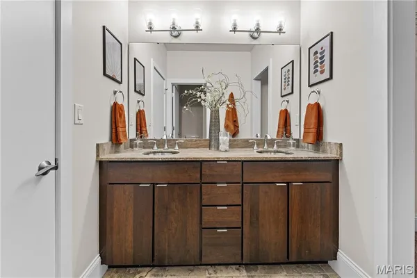 $475,000 | 4445 Olive Street, St. Louis, MO 63108