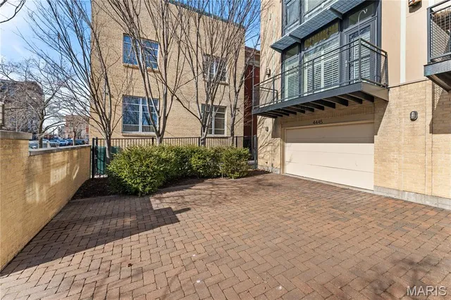 $499,000 | 4445 Olive Street, St. Louis, MO 63108