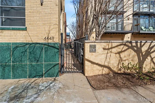 $475,000 | 4445 Olive Street, St. Louis, MO 63108