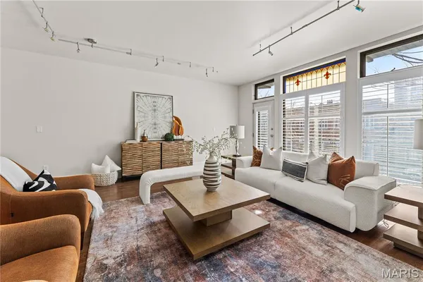 $475,000 | 4445 Olive Street, St. Louis, MO 63108
