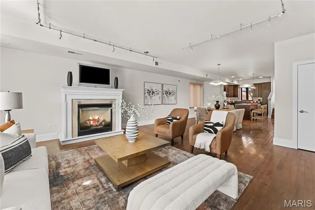 $499,000 | 4445 Olive Street, St. Louis, MO 63108