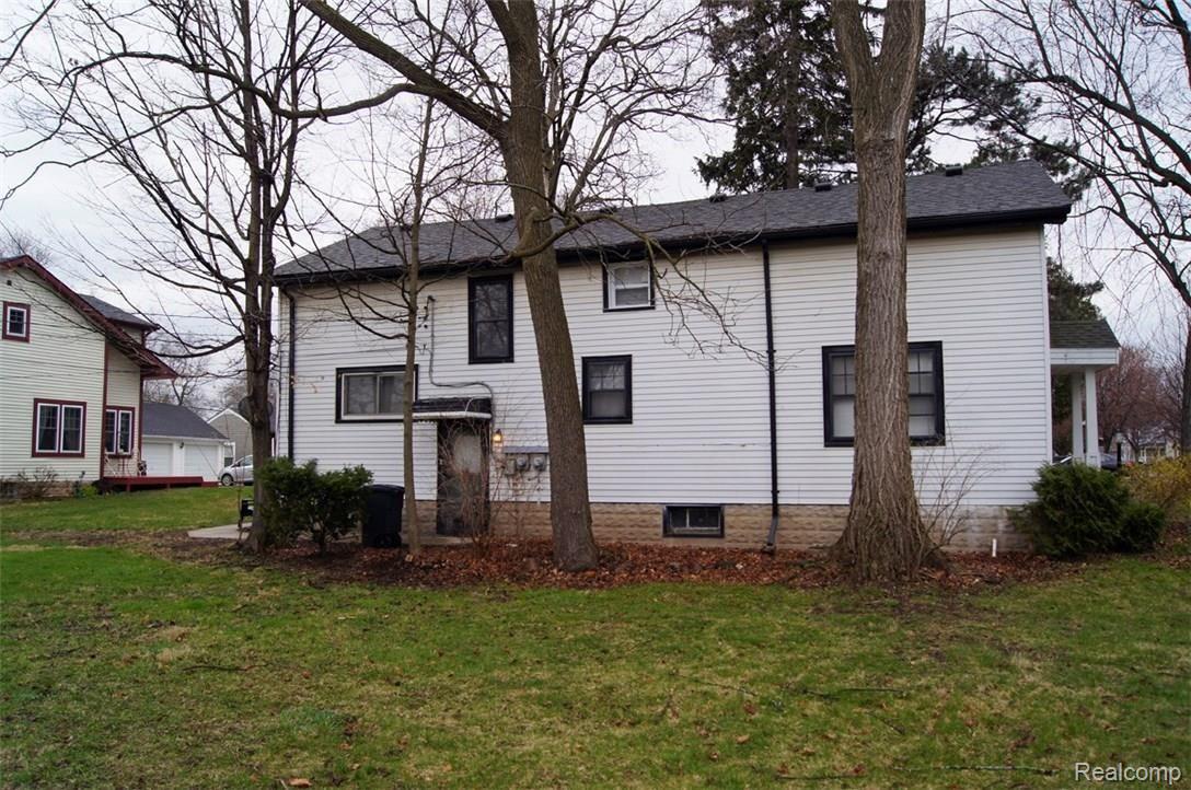 425 West 3rd Street Rochester, MI 48307 - Photo 7 of 26 Outside Side 3.jpg