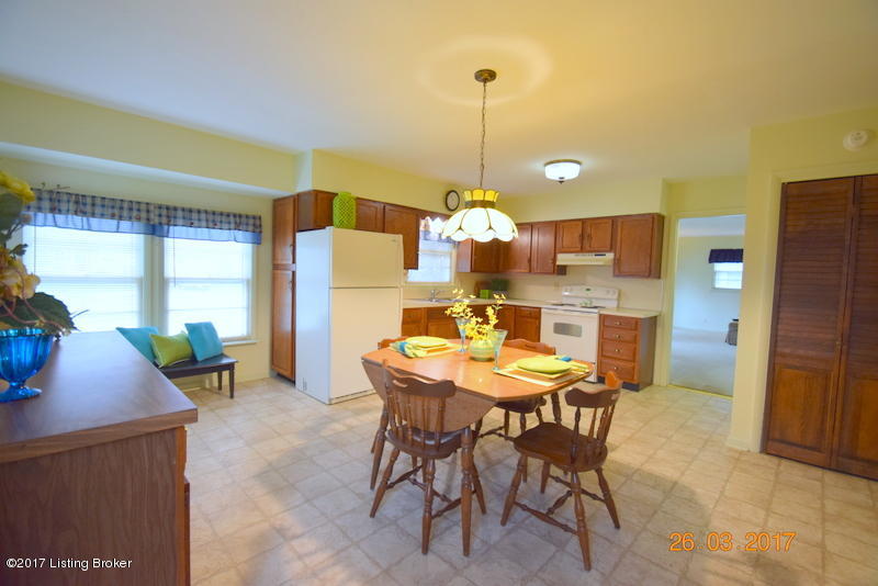 3740 Rouge Way Louisville, KY 40218 - Photo 14 of 41 Eat in Kitchen