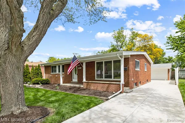 $359,900 | 260 Lyons Drive, Troy, MI 48083