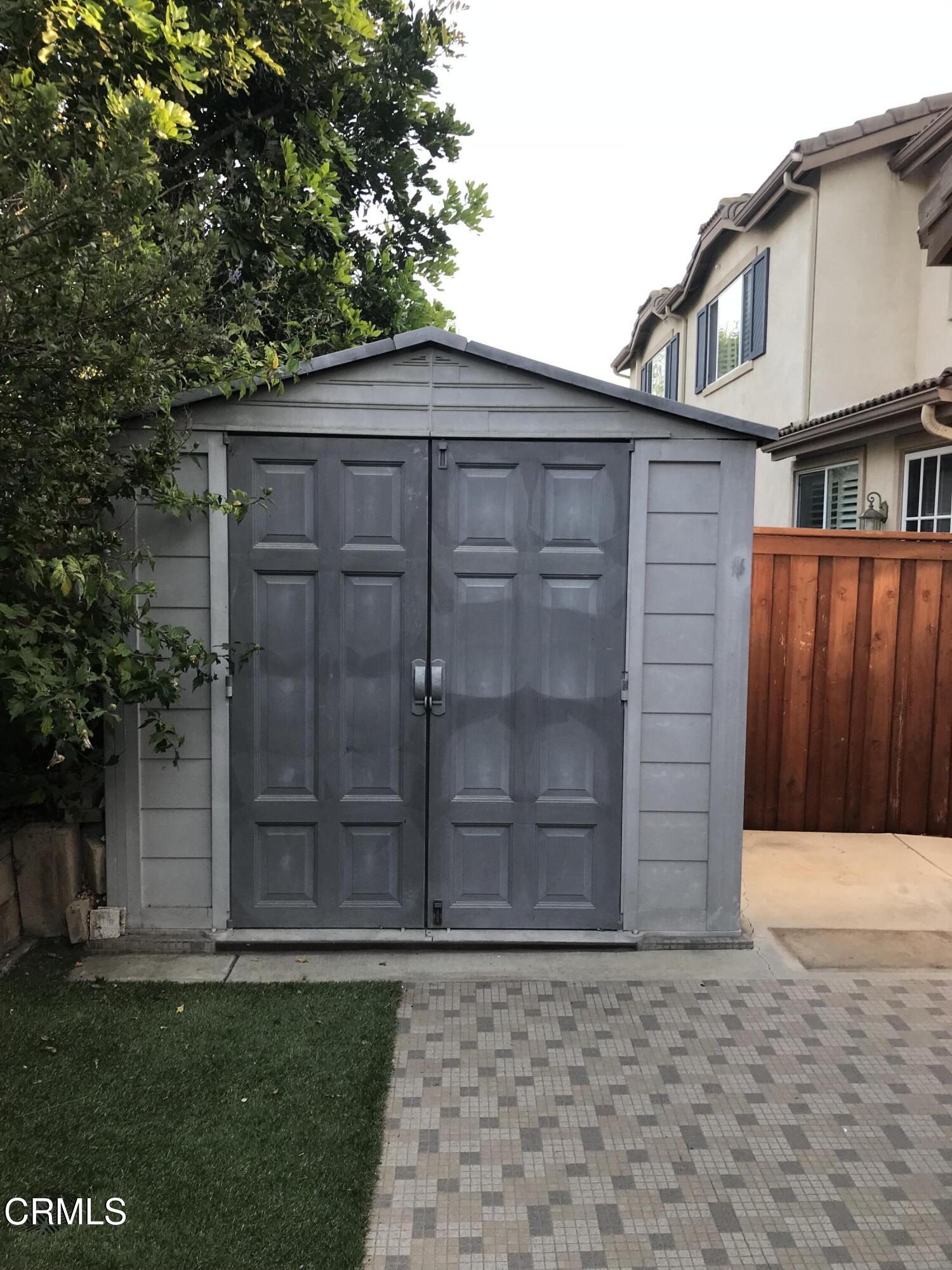 3732 Shelley Place Oxnard, CA 93033 - Photo 25 of 26 a backyard of a house