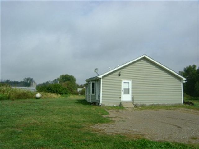 6917 Jordan Road Yale, MI 48097 - Photo 2 of 5 31027581-1.JPG