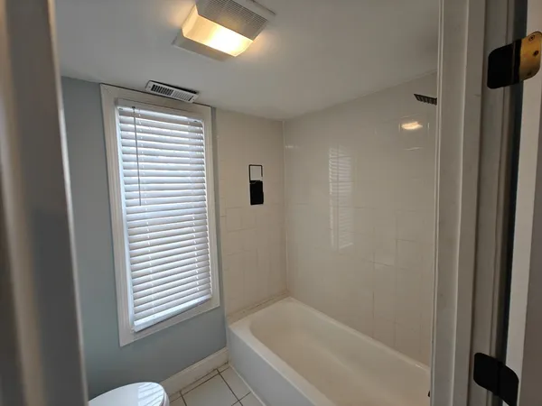 $4,000 | 102 Mt Pleasant Avenue, Unit 2, Boston, MA 02119
