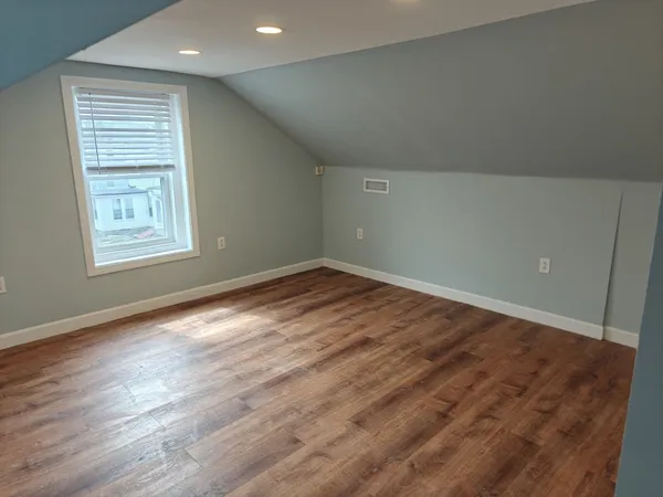 $4,000 | 102 Mt Pleasant Avenue, Unit 2, Boston, MA 02119