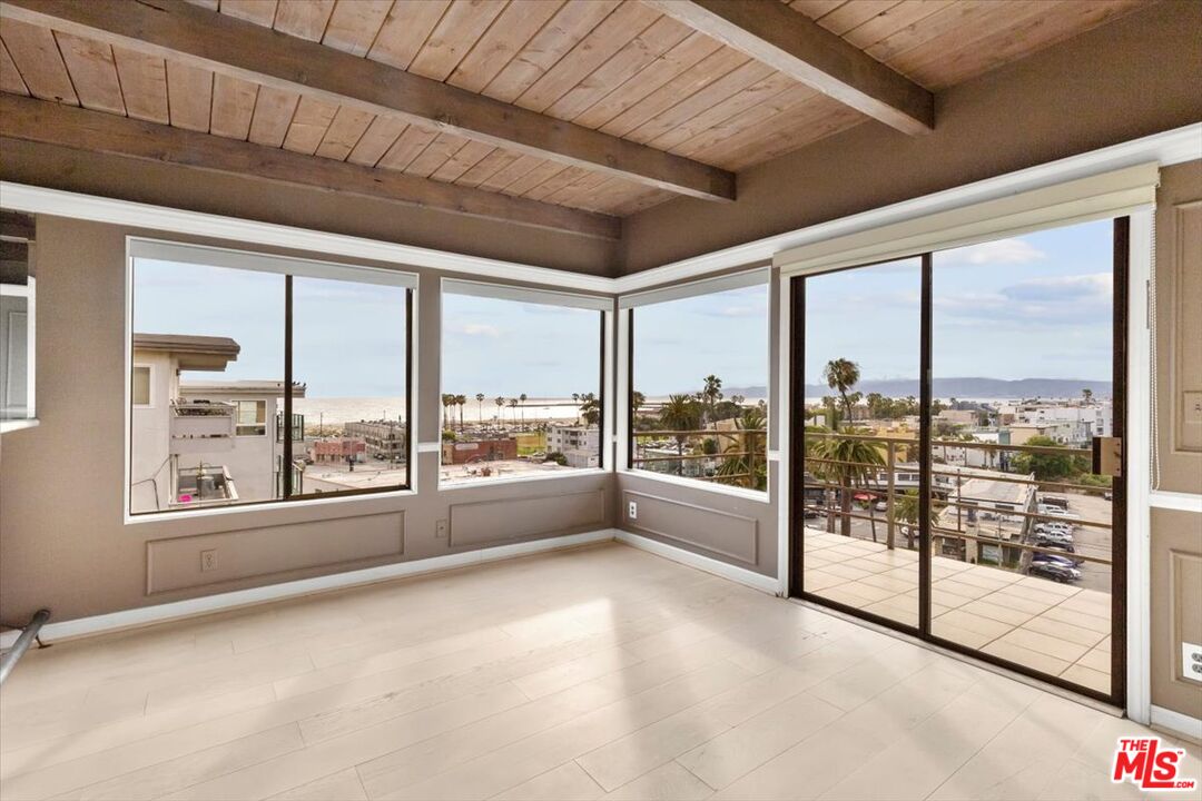 243 Montreal Street Playa del Rey, CA 90293 - Photo 10 of 47