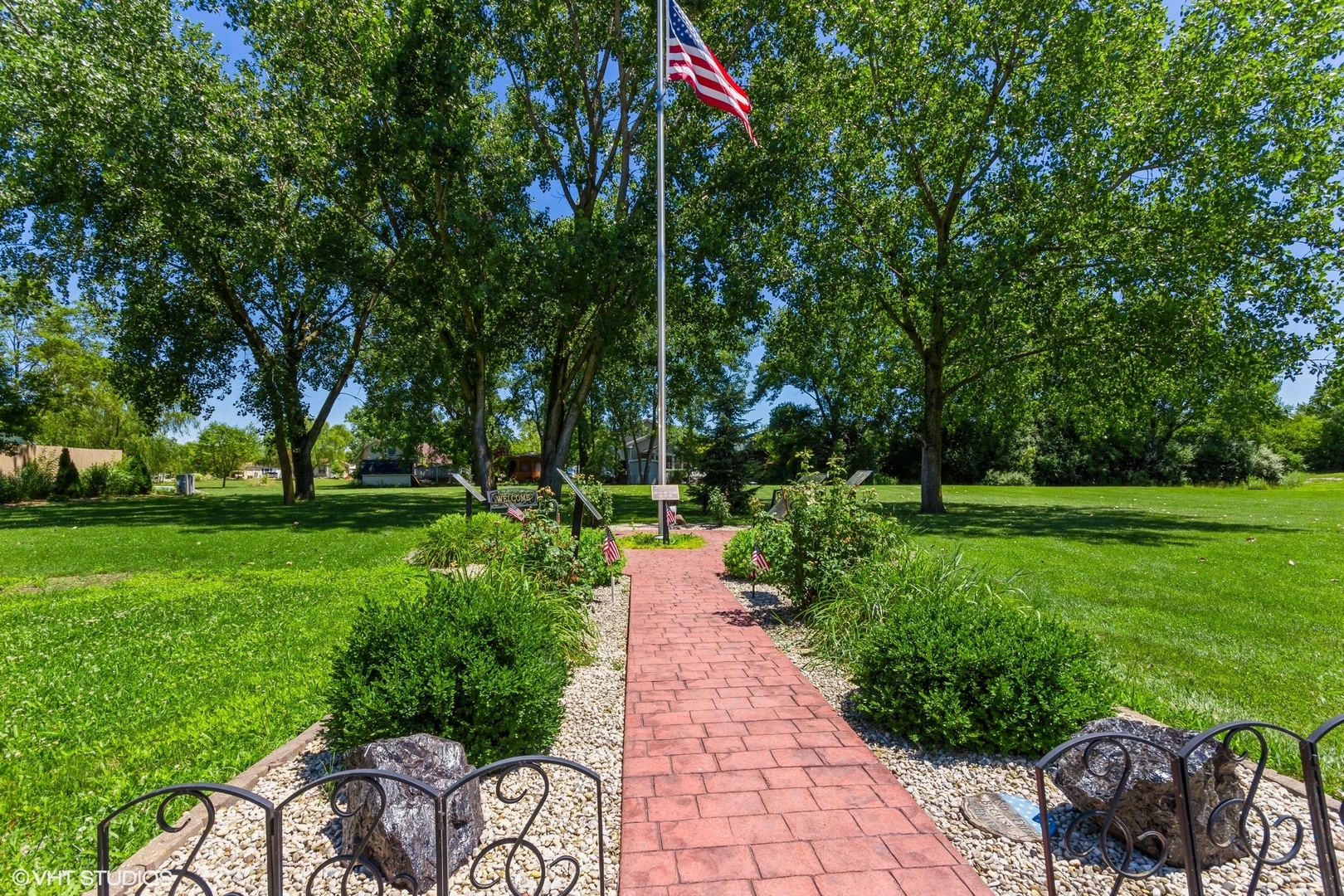 12-13 Hole In The Wall Road Wilmington, IL 60481 - Photo 11 of 17 Gallery Image 11