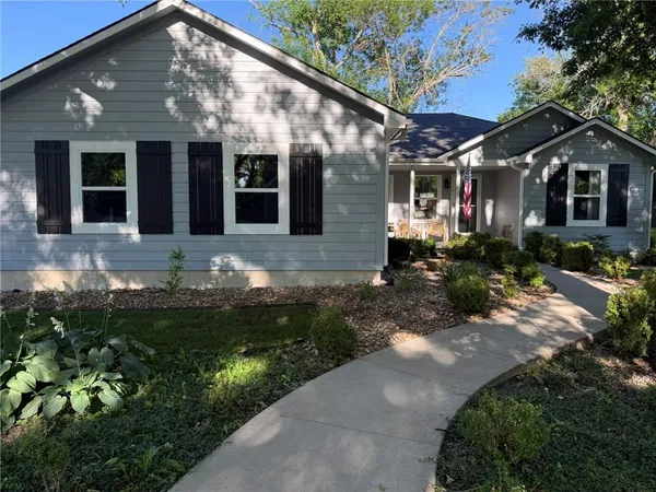 $475,000 | 301 South Elm Street, Louisburg, KS 66053
