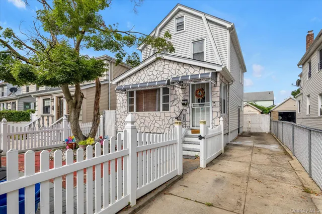 $800,000 | 141-22 181st Street | Rochdale