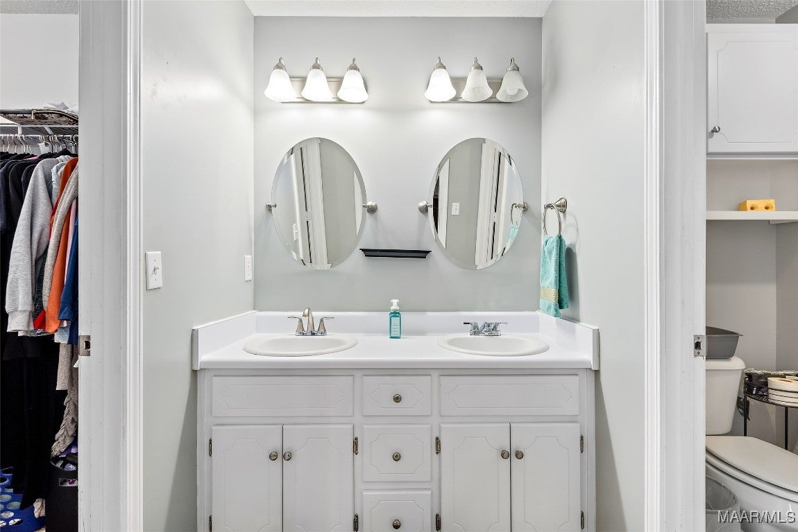 123 South Spring View Drive Enterprise, AL 36330 - Photo 16 of 22 Main Bathroom