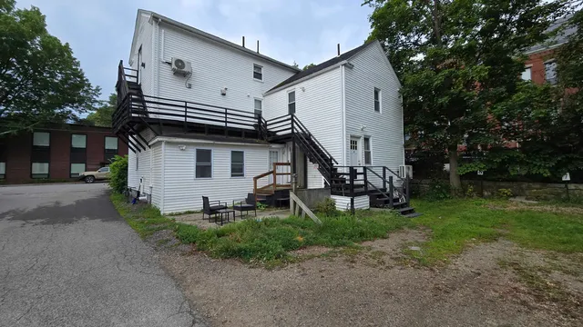 $1,800 | 579 State Street, Unit 1, Portsmouth, NH 03801