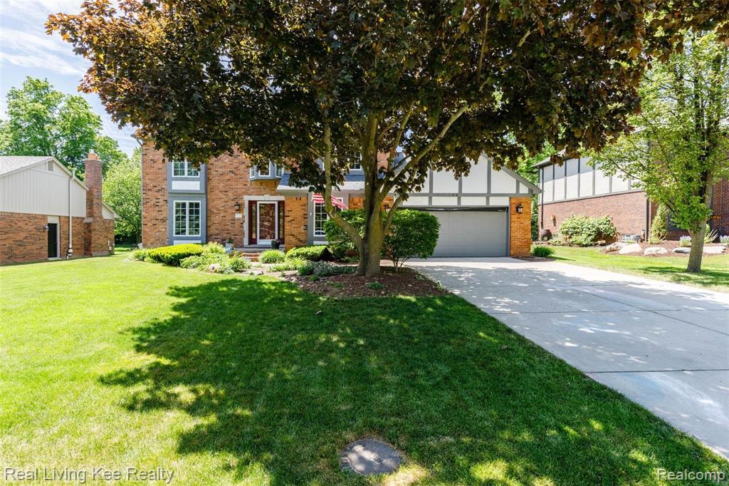 359 Silvervale Drive Rochester Hills, MI 48309 - Photo 2 of 36