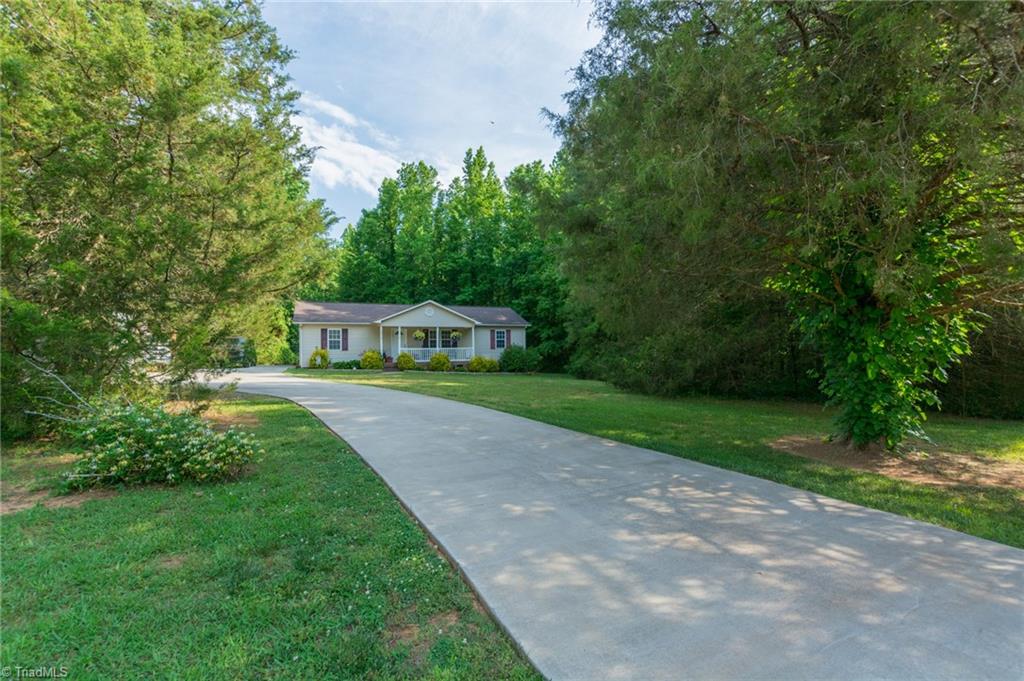 3913 Young Road Asheboro, NC 27205 - Photo 3 of 34 Gallery Image 3