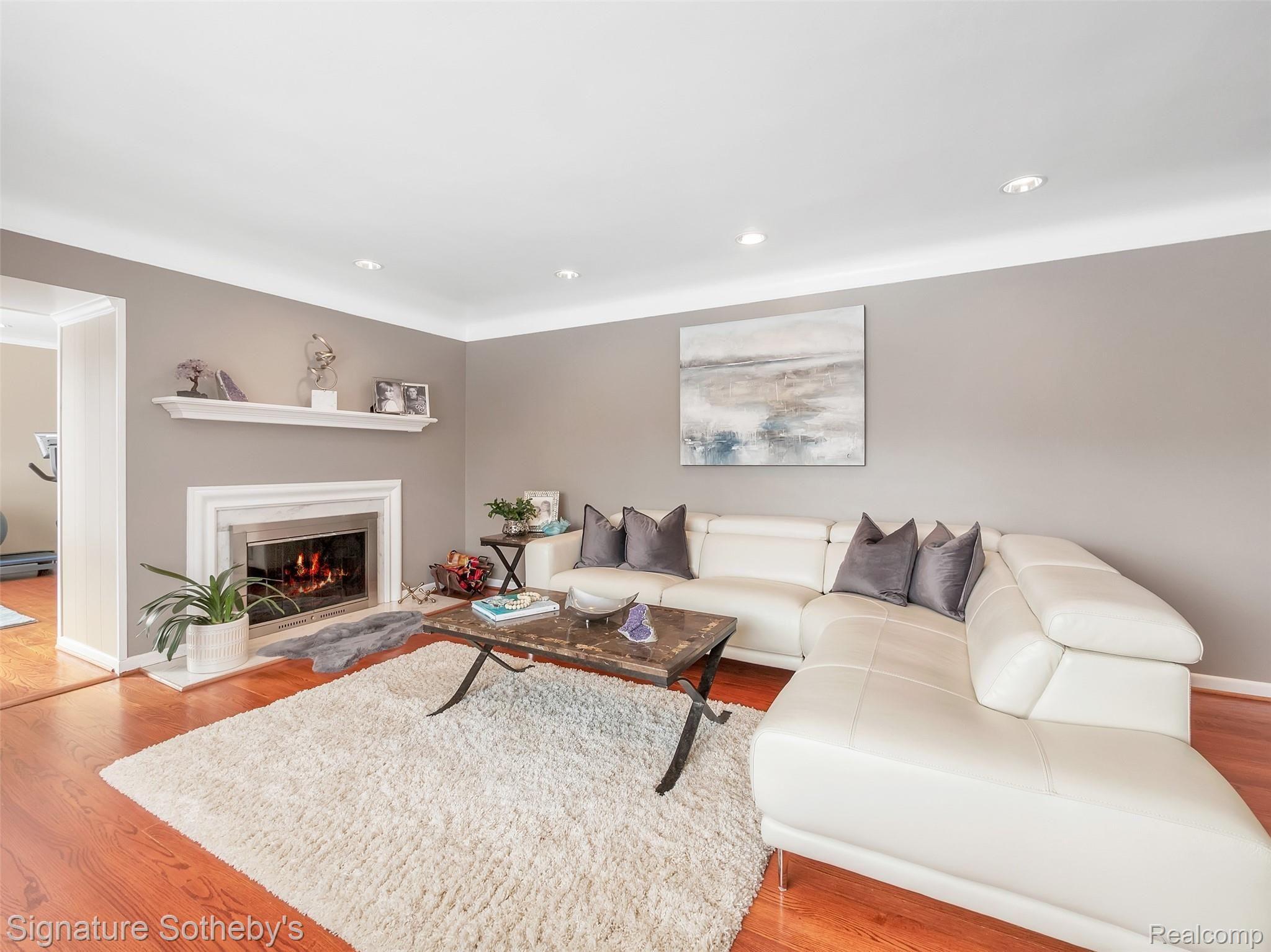 6700 Meadowlake Road Bloomfield Hills, MI 48301 - Photo 5 of 58 08-6700-Meadowlake-Rd-WindowStill-Real-Estate-Photgraphy-8.jpg