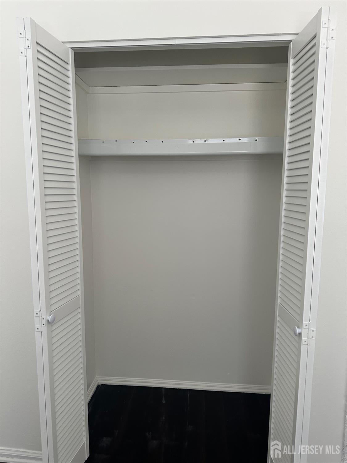 402 Rittenhouse Court North Brunswick, NJ 08902 - Photo 16 of 28