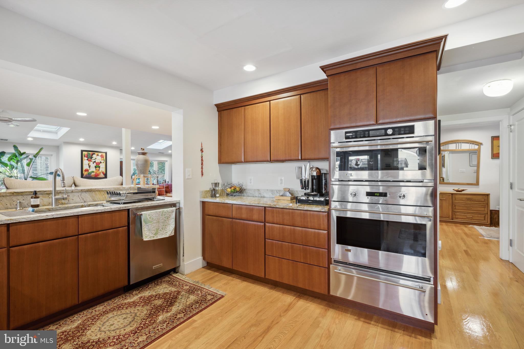 16300 Pointer Ridge Drive Bowie, MD 20716 - Photo 8 of 48