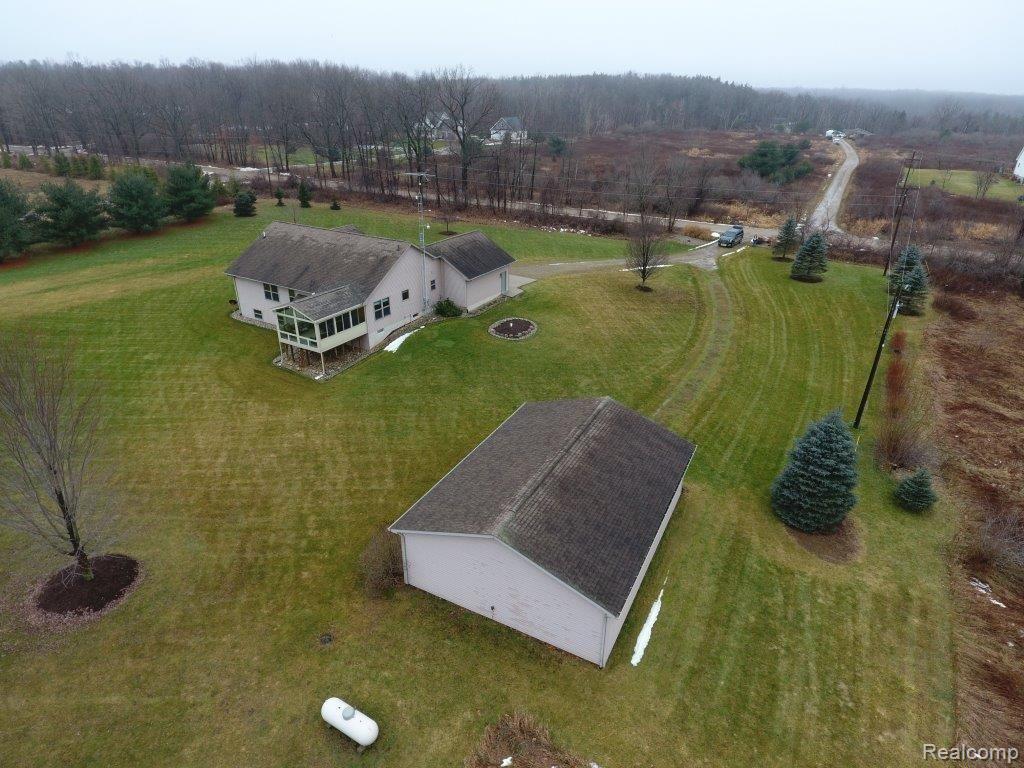 1994 Smith Road Lapeer, MI 48446 - Photo 2 of 30 IMG_0841.JPG